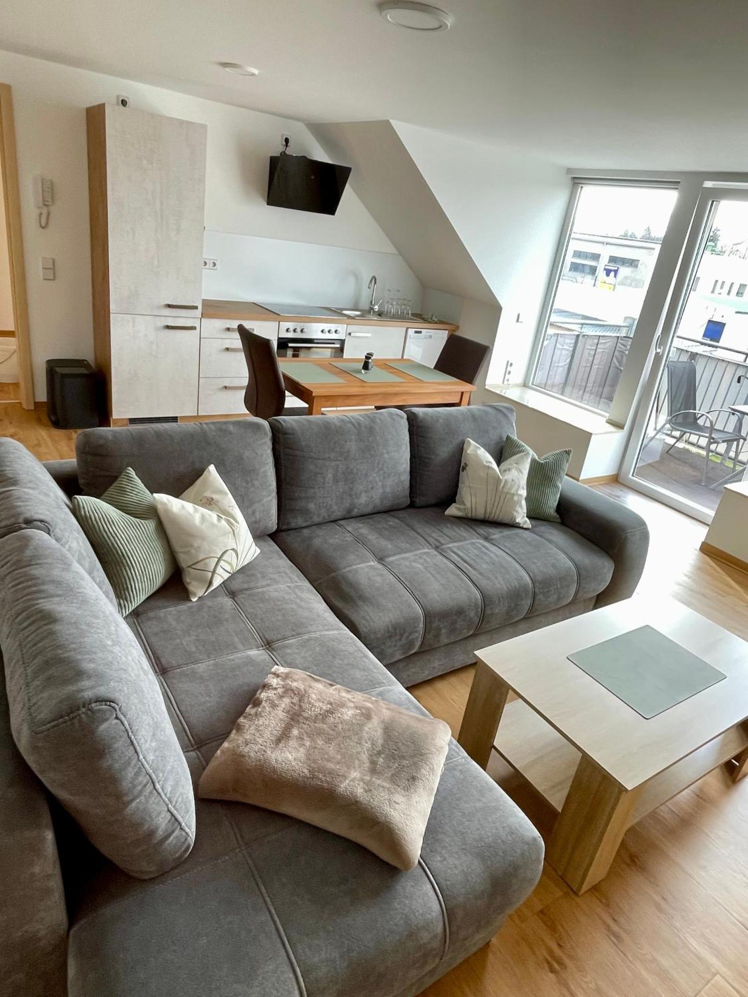 Stadtoase Geraeumige Gaestewohnungen Mit Balkon, Komfort, Modernitaet Und Ruhe, Fuer Monteure Geeignet, Free Wifi Франкенберг Экстерьер фото